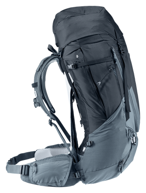 Deuter Futura Air Trek 55+10 SL ryggsäck i svart och grått, sedd från sidan med synliga justerbara axelremmar, rymliga sidofickor, dragkedjor och ett vadderat höftbälte med integrerade fickor – designad för långdistansvandring och optimal viktfördelning.